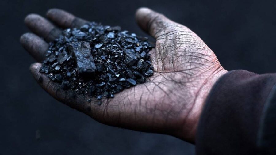 زغالسنگ ایران در چنگال قیمت‌گذاری دستوری؛ چرا تولید از صرفه افتاد؟