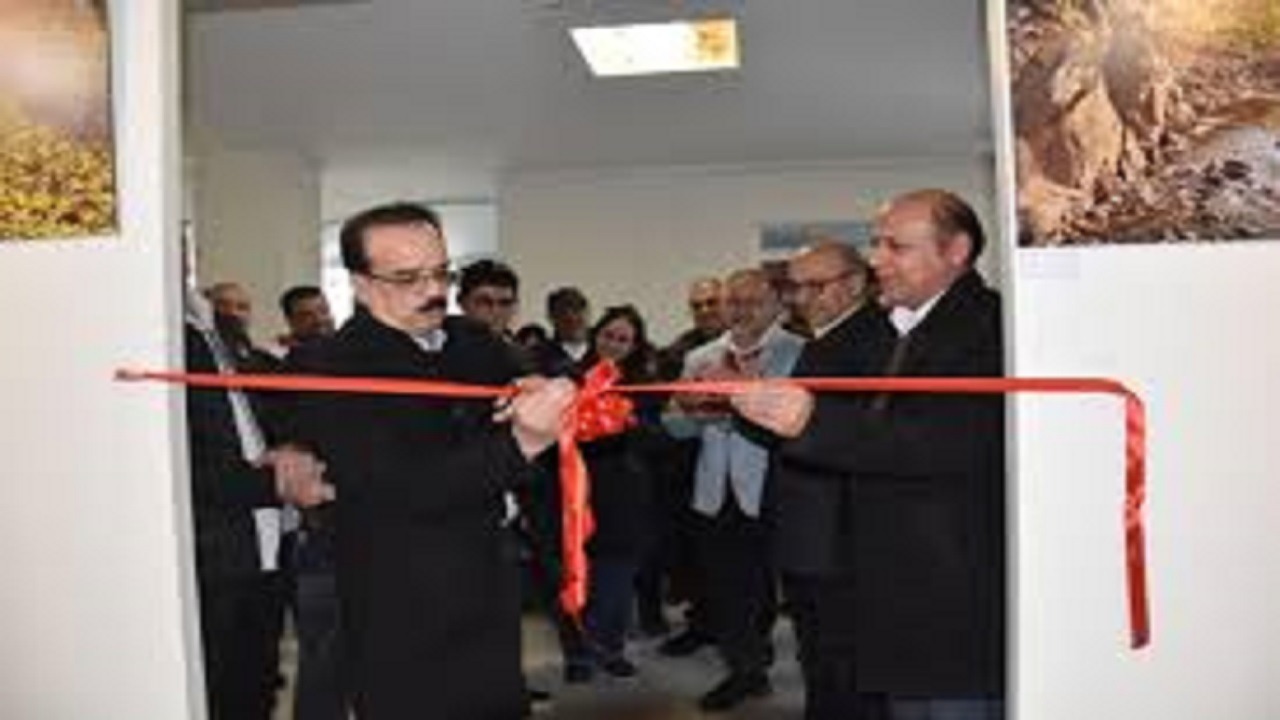 نمایشگاه عکس «قاب‌های سبز» در بناب افتتاح شد