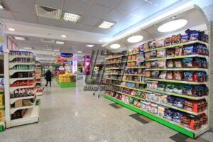 عرضه دارو در سوپرمارکت‌ها؛ تهدیدی برای سلامت عمومی؟