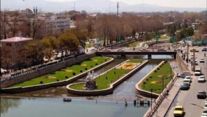  گردشگری بدون راهنمای مراغه