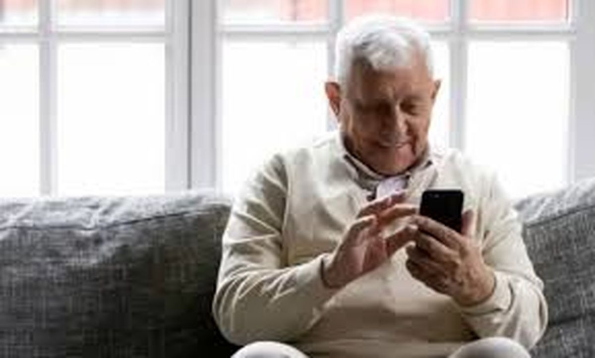 گوشی‌های هوشمند؛ راهی برای کاهش افت عملکرد ذهنی در سالمندان