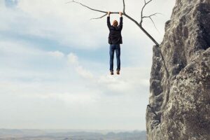 رشد فردی در بحران؛ تاب‌آوری و مقابله با ضربه‌های روانی