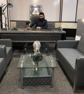 بررسی کاربردها، مزایا و نکات خرید قفسه‌های صنعتی در ایران با آقای شفیعی