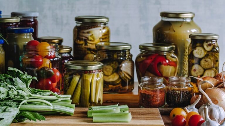تهیه آسان ترشی از همه چیز، بدون کنسرو