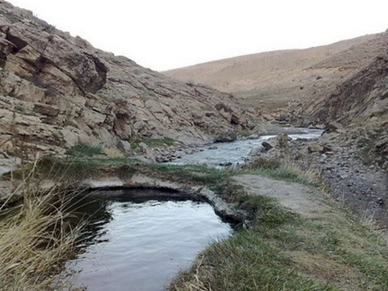 با چشمه های آب‌گرم مراغه با حاصیت درمانی بیشتر آشنا شویم