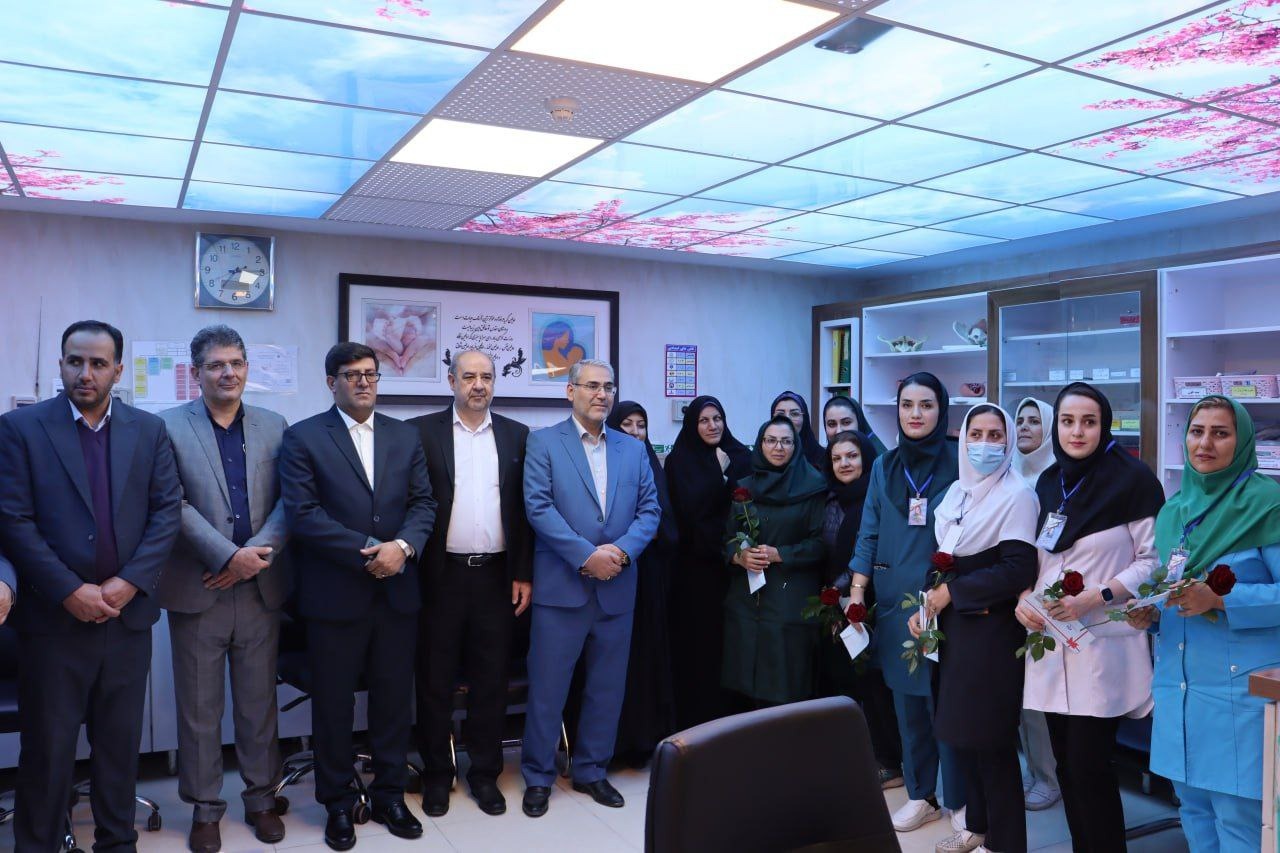 تبریک مدیران شهری به خانواده نخستین نوزاد ۱۴۰۳ در مراغه