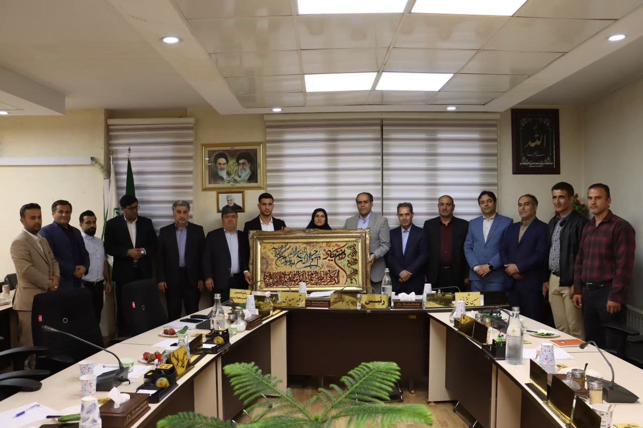 قهرمان بوکس مراغه مورد تقدیر قرار گرفت