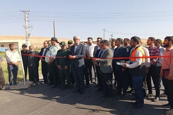روکش و آسفالت ۸ کیلومتر از جاده‌های روستایی مراغه در هفته دولت