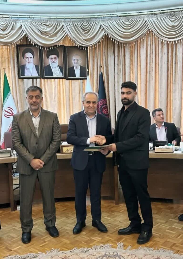 دانش‌آموخته دانشگاه مراغه به عنوان جوان نمونه و فعال در جشنواره جوان پلاس معرفی شد