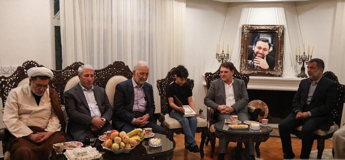 وزیر کشور میهمان خانواده شهید مالک رحمتی شد