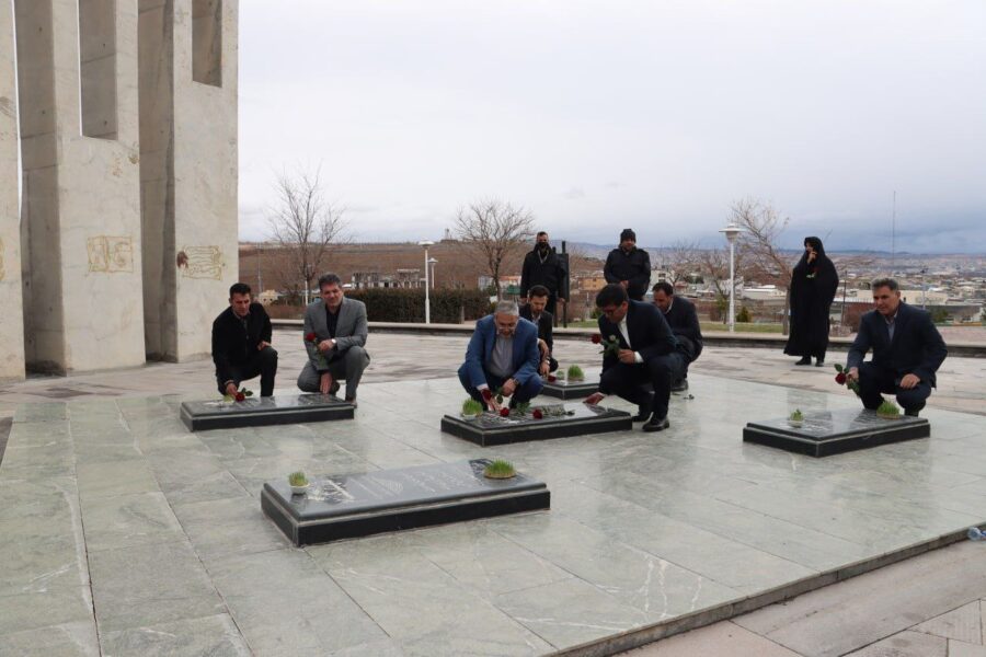ادای احترام مسئولان مدیریت شهری به مقام شامخ شهدای گمنام مراغه در ساعت آغازین سال جدید