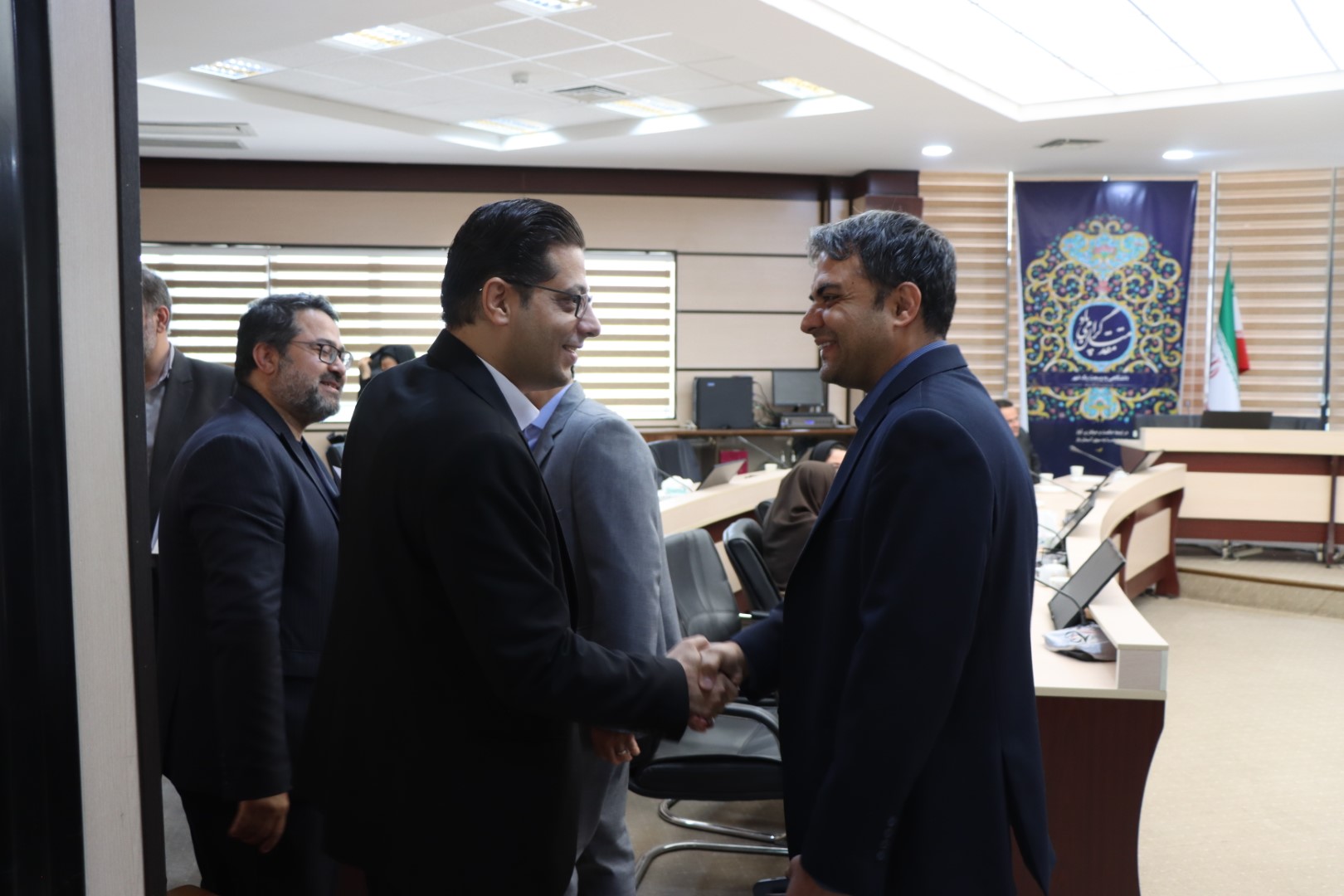 نشست صمیمانه دانشگاهیان با سرپرست تازه‌منصوب دانشگاه مراغه