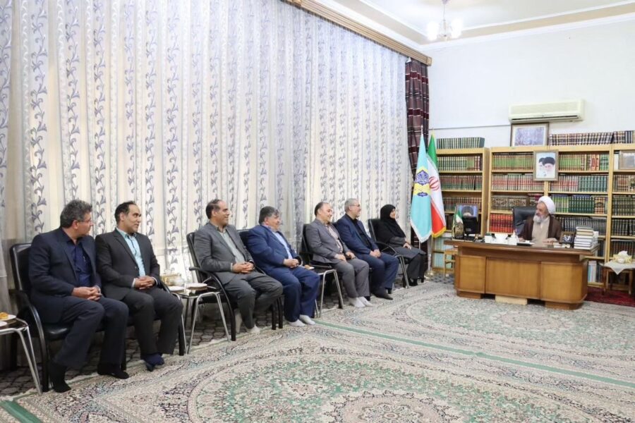 دیدار شهردار و اعضای شورای شهر مراغه با نماینده مجلس خبرگان رهبری و امام جمعه شهرستان