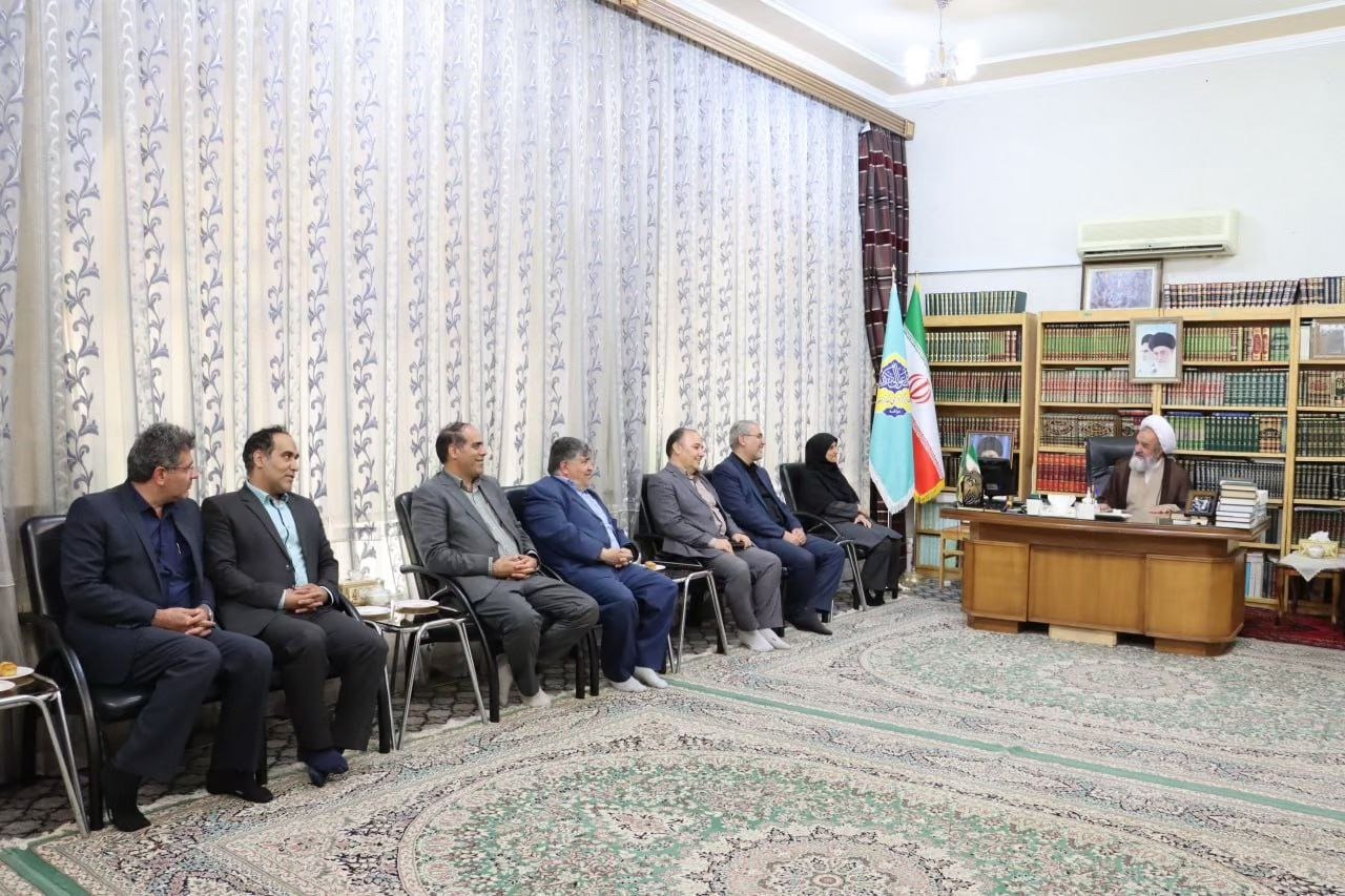 دیدار شهردار و اعضای شورای شهر مراغه با نماینده مجلس خبرگان رهبری و امام جمعه شهرستان