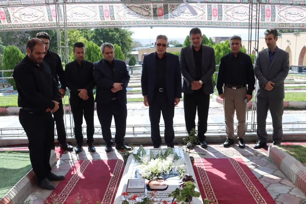 گرامیداشت یاد شهید دکتر مالک رحمتی توسط مدیرکل دفتر شهری و شهردار مراغه