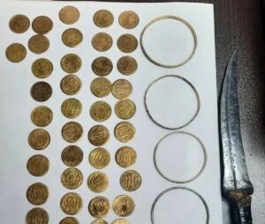 کشف ۵۴ قطعه سکه و طلای قدیمی تقلبی در عملیات پلیس