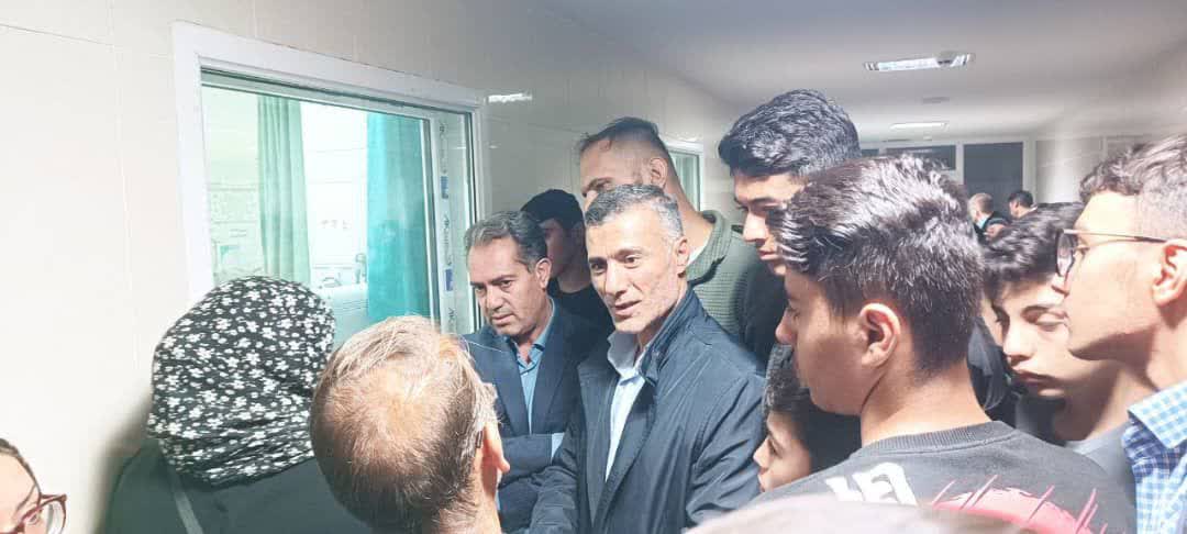 جامعه ورزشی مراغه در کنار قهرمان سانحه‌دیده؛ عیادت رئیس اداره ورزش و دبیرکل پرتوما از علی رمضانی