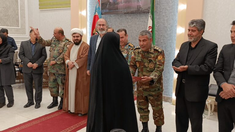 تجلیل از پرستاران بیمارستان ۵۲۱ منطقه‌ای ارتش در مراغه