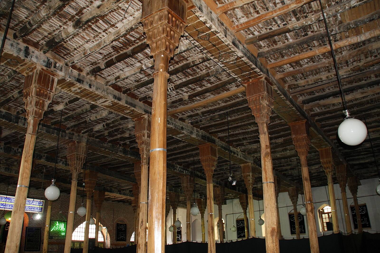 مسجد تاریخی ملارستم مراغه در مسیر احیا / اجرای پروژه ساماندهی با پیشرفت ۸۰ درصدی