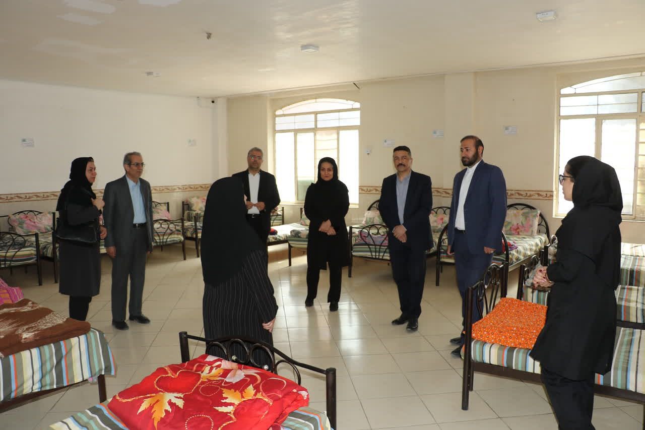 بازدید مسئولان شهرستان مراغه از مراکز نگهداری بیماران نیکان و لقمان