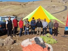 برگزاری همایش پاراگلایدرسواری به مناسبت گرامیداشت هفته دفاع مقدس در مراغه