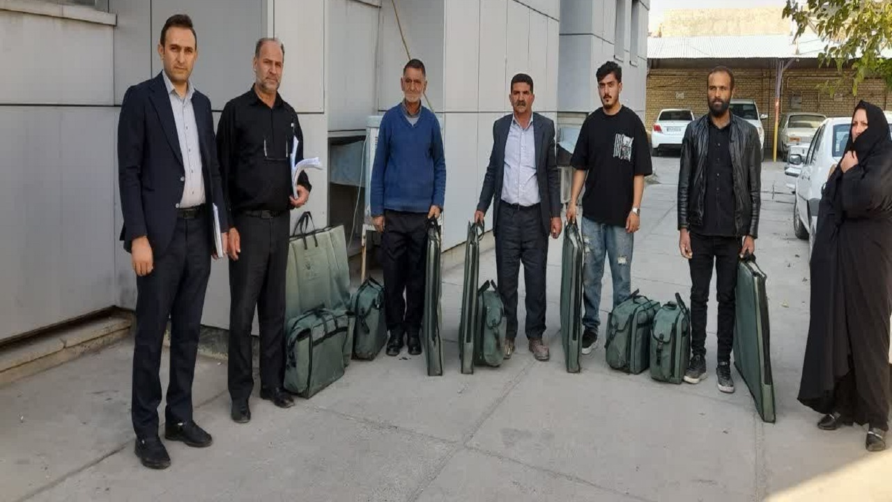 تحویل تجهیزات انرژی خورشیدی به عشایر منطقه سهند