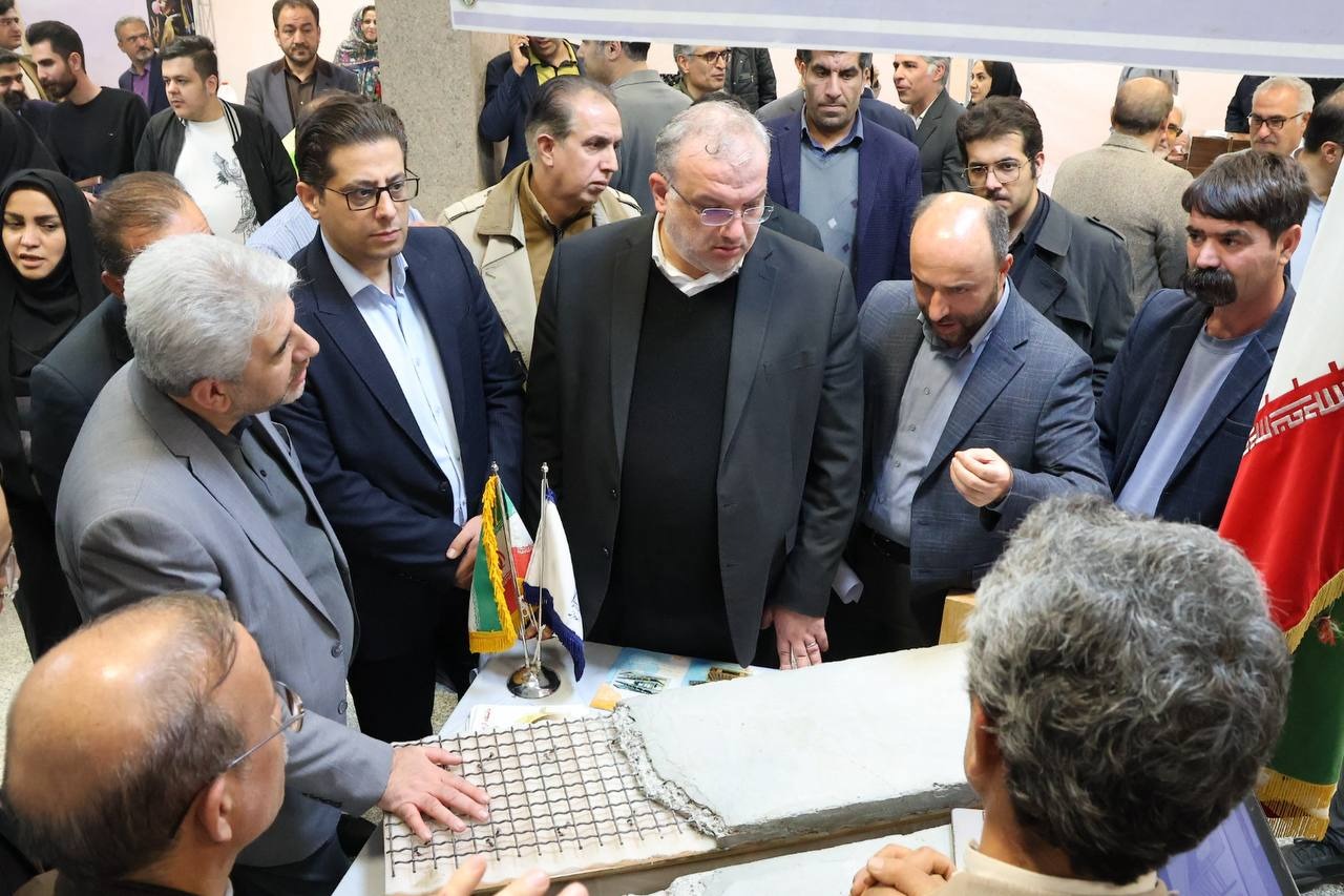 بازدید نماینده مجلس از دستاوردهای شرکت‌های فناور دانشگاه‌های مراغه