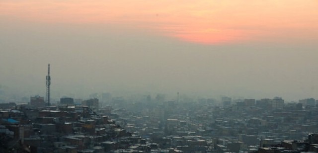 بحران آلودگی هوا؛ کلانشهرهای ایران روزهای سختی را می‌گذرانند