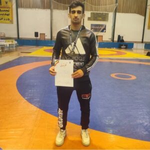 مدال برنز رقابت‌های کشتی فرنگی دانشجویان کشور بر گردن ورزشکار مراغه‌ای