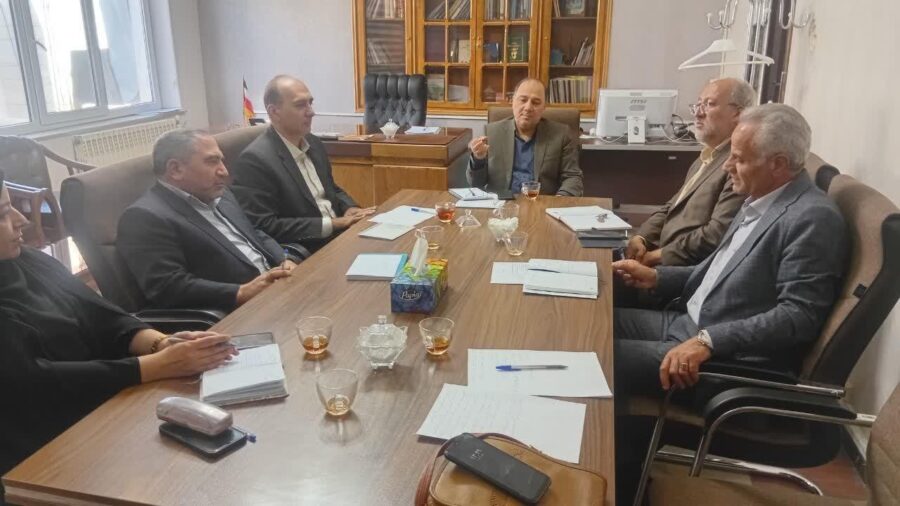 بررسی و برنامه‌ریزی ویژه هفته کتاب و کتابخوانی در نشست مراغه