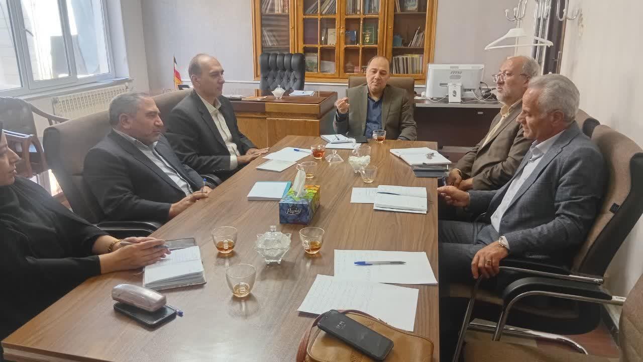 بررسی و برنامه‌ریزی ویژه هفته کتاب و کتابخوانی در نشست مراغه