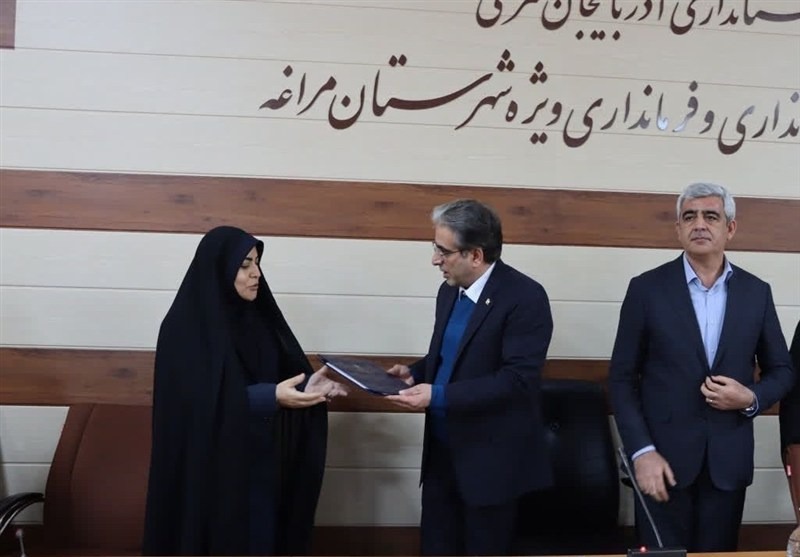 معاونت سیاسی فرمانداری مراغه به یک بانوی مدیر سپرده شد