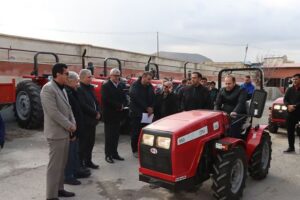بهره‌برداری از تراکتورهای باغی در مراغه برای حمایت از باغداران