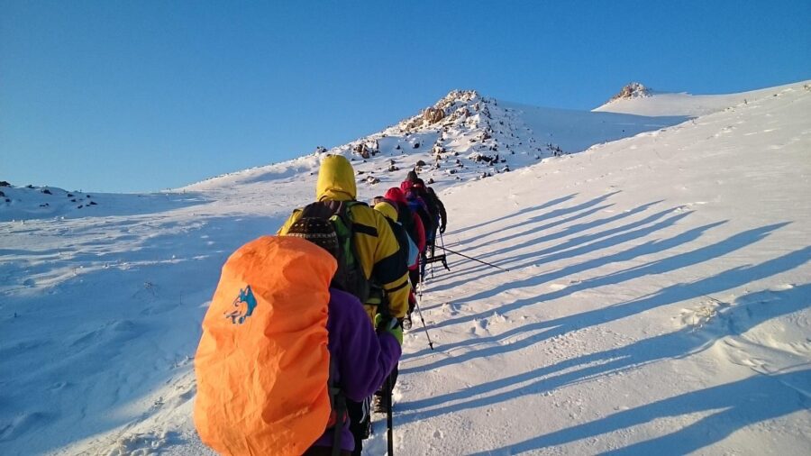 قله مندیل اسر مراغه؛ قله‌ای با پرچمی اهتزازکنان بر فراز تاریخ و طبیعت