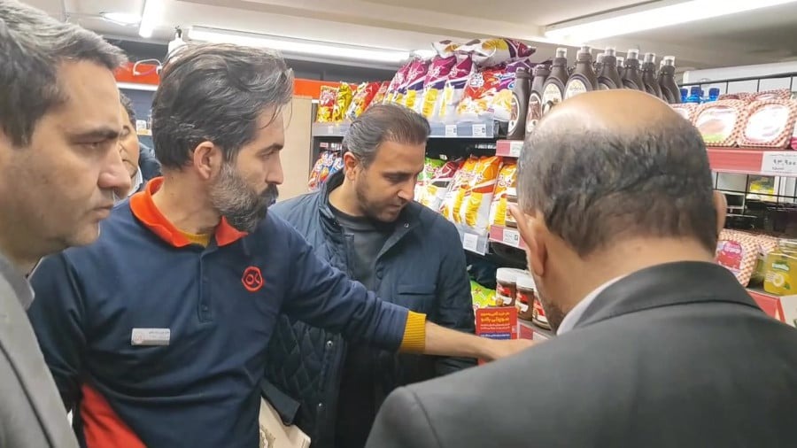 بازدید مشترک تعزیرات و اتاق اصناف مراغه برای کنترل بازار شب یلدا