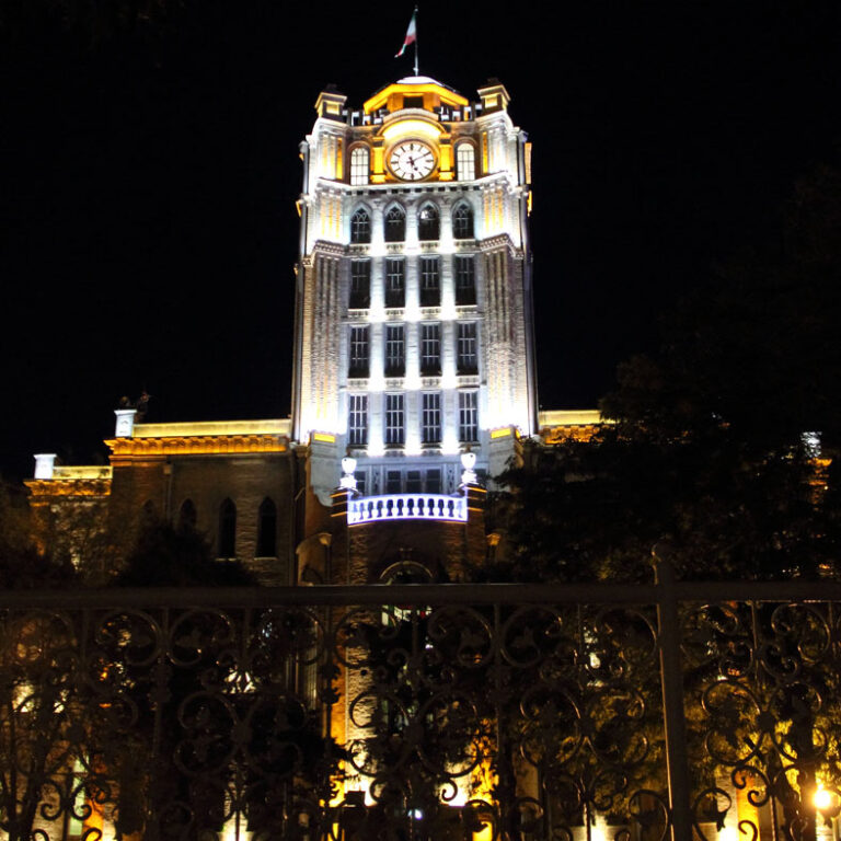 برج ساعت تبریز؛ نماد زمان، هویت و گردشگری شهری در قلب آذربایجان شرقی