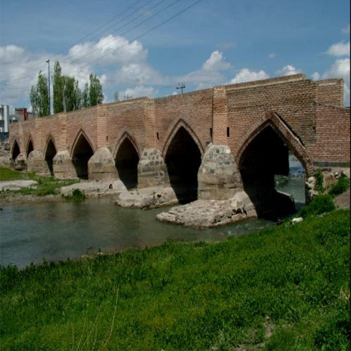 پل هفت‌چشمه