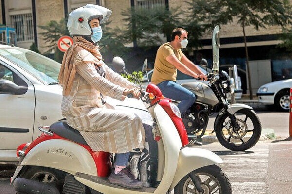 صدور گواهینامه موتورسیکلت برای زنان آزاد و بدون محدودیت است