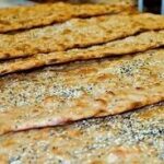 پخت نان سبوس‌دار در محله جهانشهرِ سالمِ مراغه آغاز شد