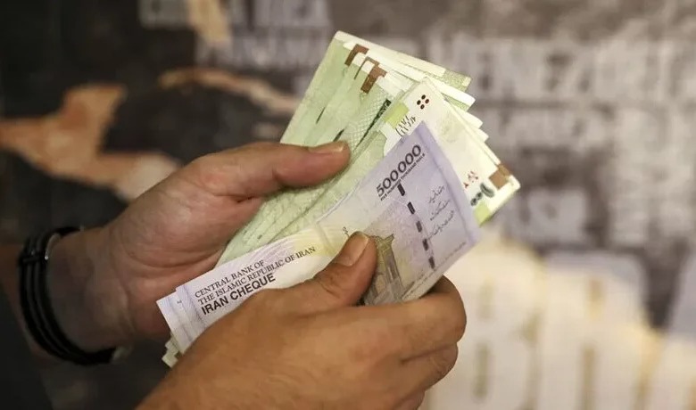 افزایش ۴۳ درصدی حداقل حقوق کارکنان و بازنشستگان در سال آینده