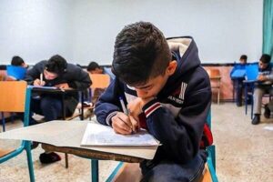 نیازی به افزایش مدت سال تحصیلی نیست؛ آزمون‌های پایان سال در اولویت حضوری