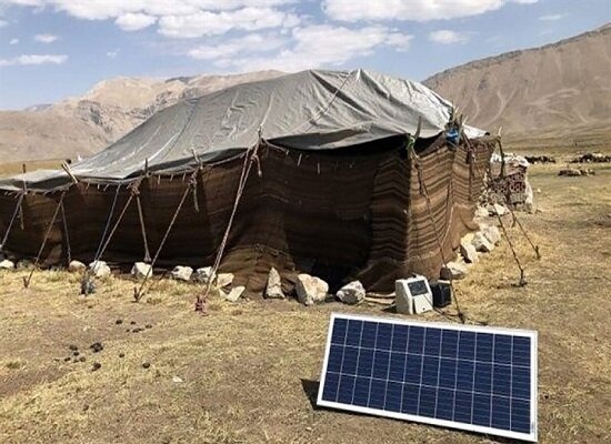 توزیع پنل‌های خورشیدی میان عشایر کوچ‌رو آذربایجان‌شرقی