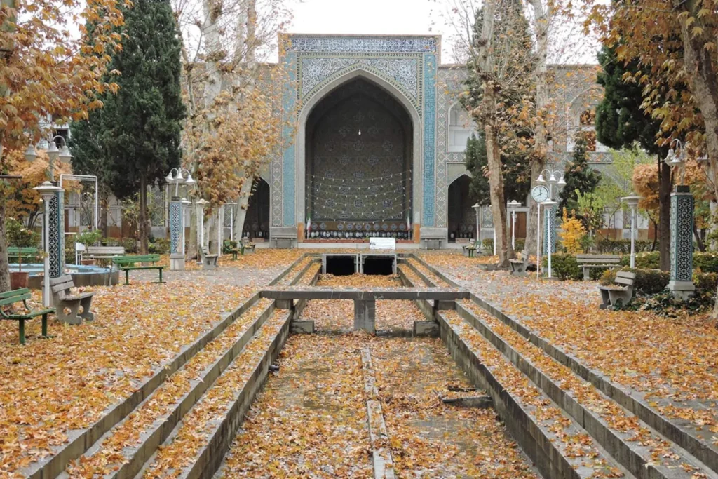 مدرسهٔ چهار باغ – اصفهان