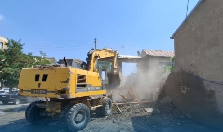 ترافیک در میدان دروازه مراغه روان شد